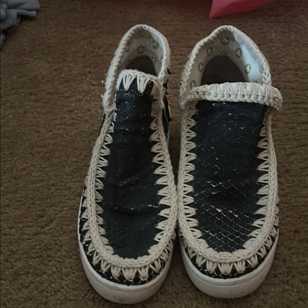 MOU Black and White Slip-On booties with rubber soles